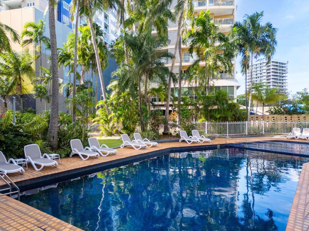 Bazén v ubytování Hilton Garden Inn Darwin nebo v jeho okolí