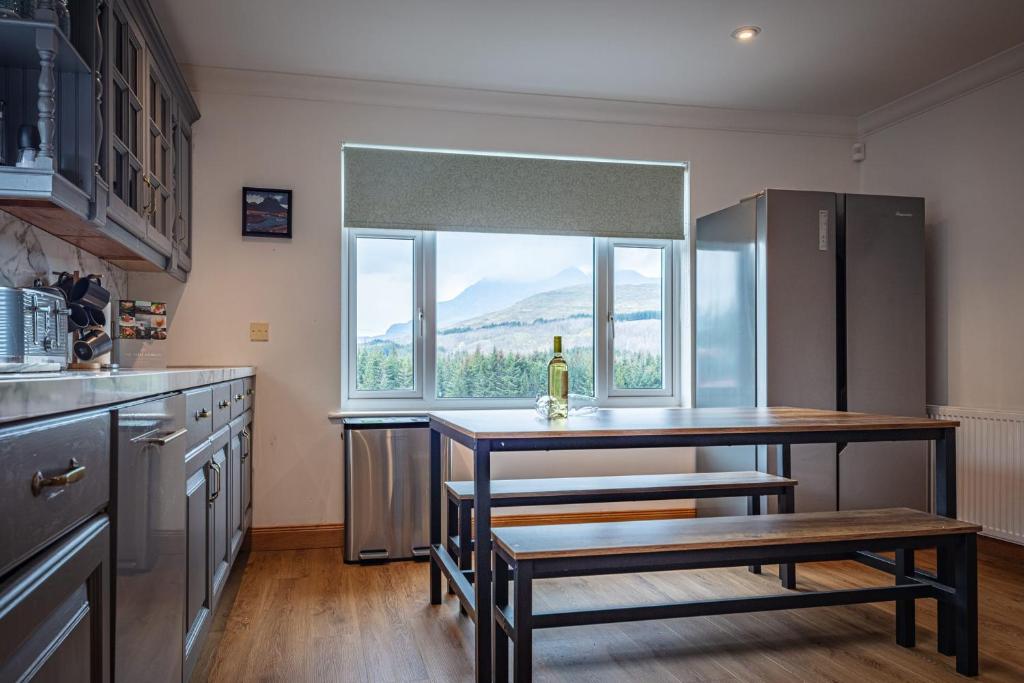 Kuchyň nebo kuchyňský kout v ubytování Cuillin View House Skye