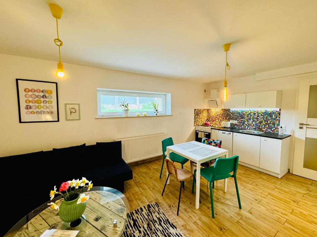 Kuchyňa alebo kuchynka v ubytovaní Design Apartments