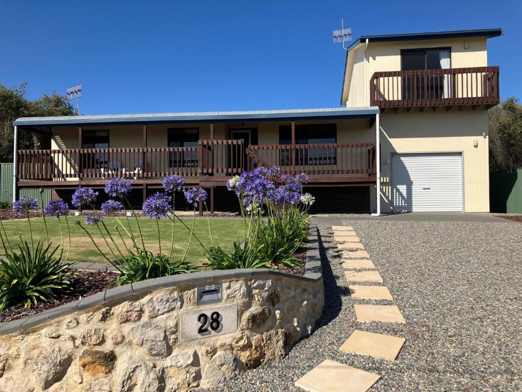 28 Hazel Street, Goolwa Beach, Goolwa South (updated prices 2024)
