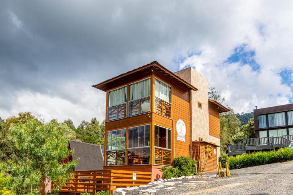 Budova, kde se chata nachází