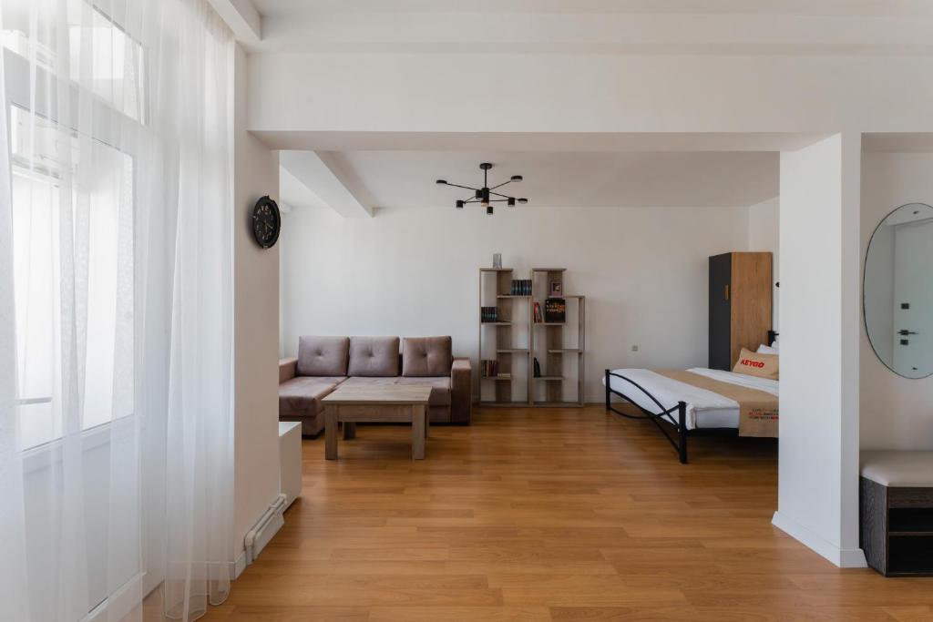 تصویر اتاق‌های Apartment KeyGo #0036 is the key to the center of Yerevan - تصویر ۲