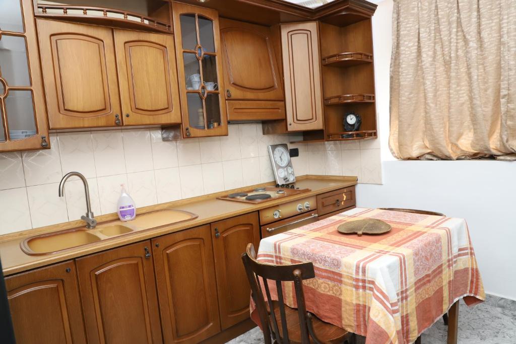 Kuchyň nebo kuchyňský kout v ubytování Apartment Eda City Center