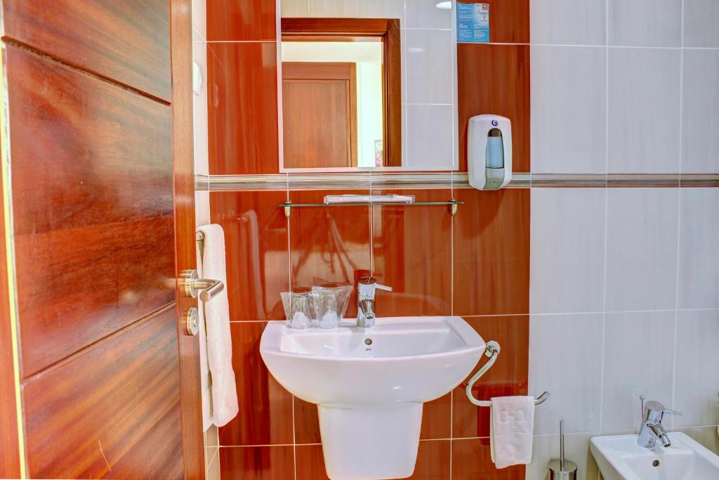 Koupelna v ubytování Hotel LIVVO Don Paco