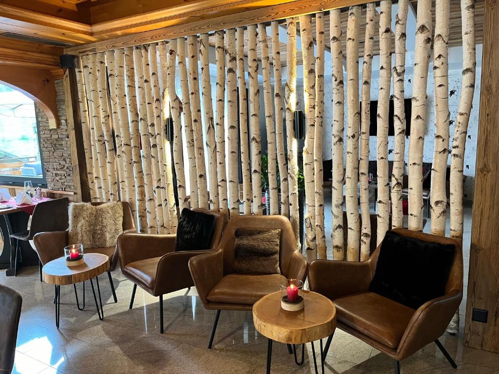 Posezení v ubytování Hotel Alfa Superieur - Leukerbad-Therme