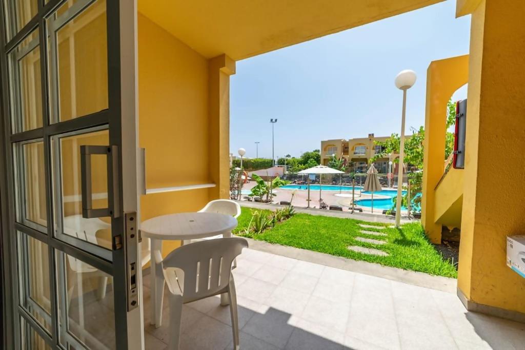 Bazén v ubytování Sol y mar maspalomas Tisalaya by CALIMA HOMES nebo v jeho okolí