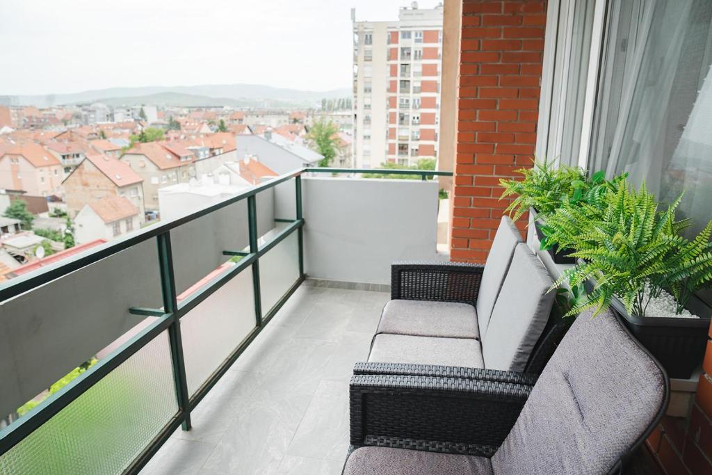 Balkón alebo terasa v ubytovaní Casa de Dinca, 2 bedroom, big balcony, free parking zone