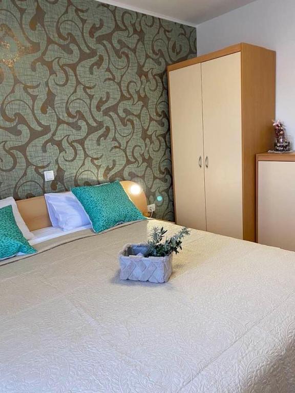 Кровать или кровати в номере Apartments Sestanka