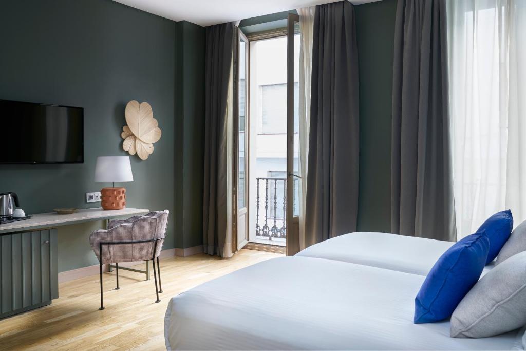 
Superior Double Room with Balcony
