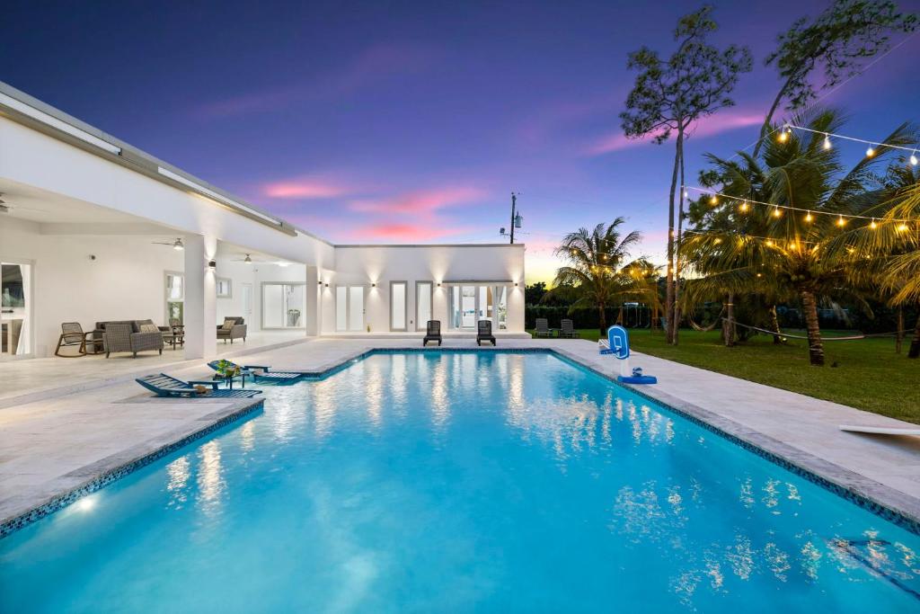 Perfect for Families The White House of Miami Close to Miami Beaches and the Keys West - Housity