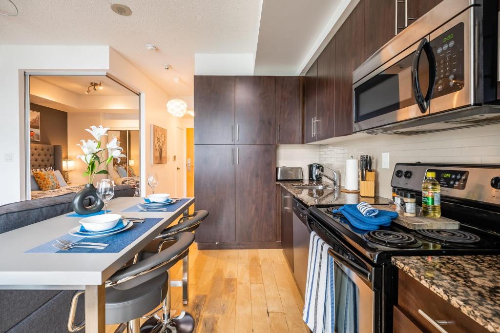 Imagen de la galería de 1BR Luxury Condo - Downtown Toronto, en Toronto