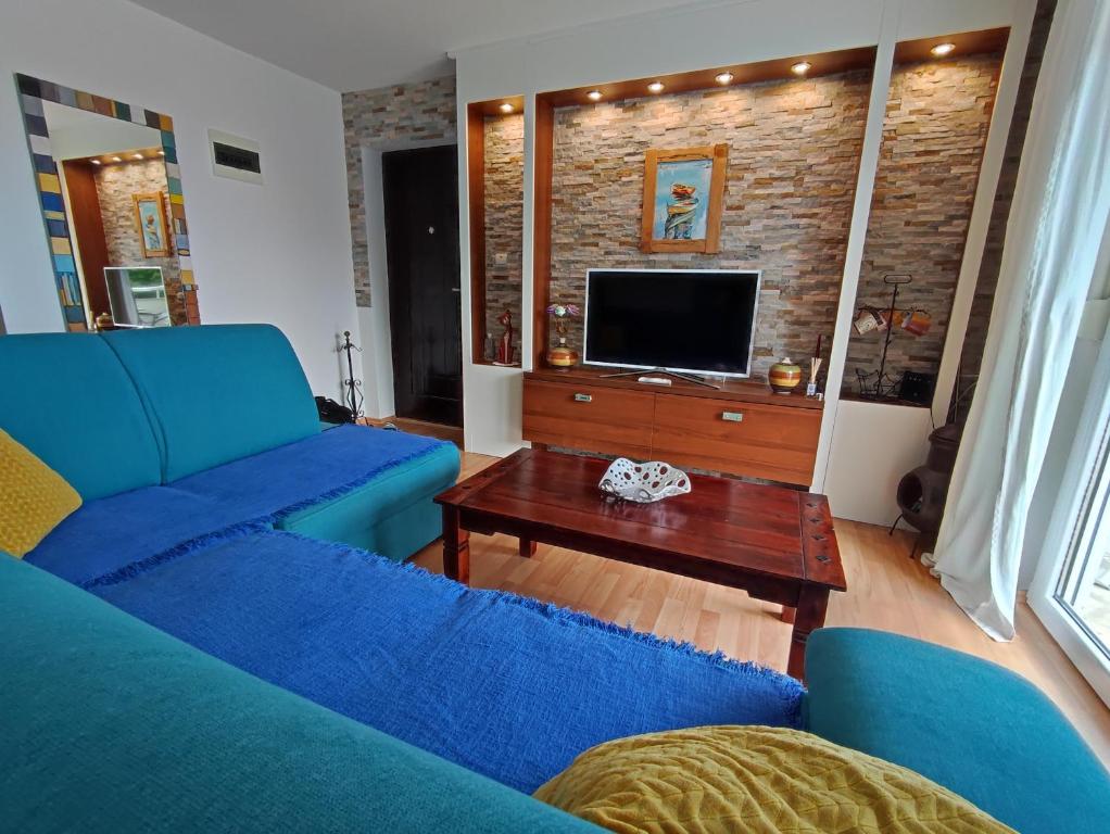 Telewizja i/lub zestaw kina domowego w obiekcie Bellavista Medulin Sea View