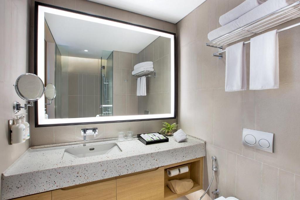 Holiday Inn Lampung Bukit Randu, an IHG Hotel - Accesso Alla Terrazza Premium King Room
