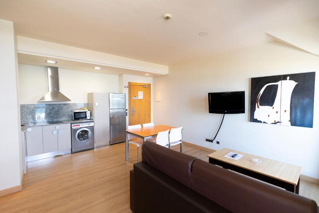 Apartamentos Maritimo Ris con garaje - Two-Bedroom Apartment With Terrace (3-6 Adults)