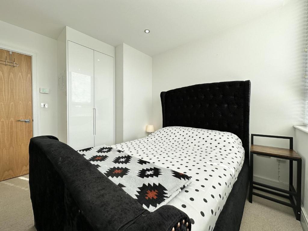 Imagen de la galería de Condo Apartment with workspace, en Haywards Heath