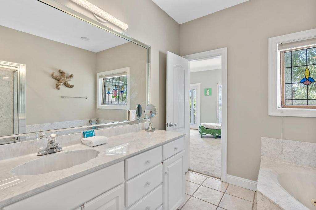 Gallery image of Lazy Magnolia by Newman-Dailey in Destin