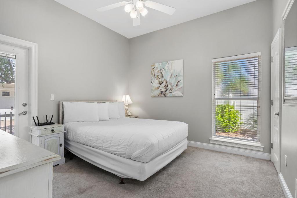 Gallery image of Lazy Magnolia by Newman-Dailey in Destin