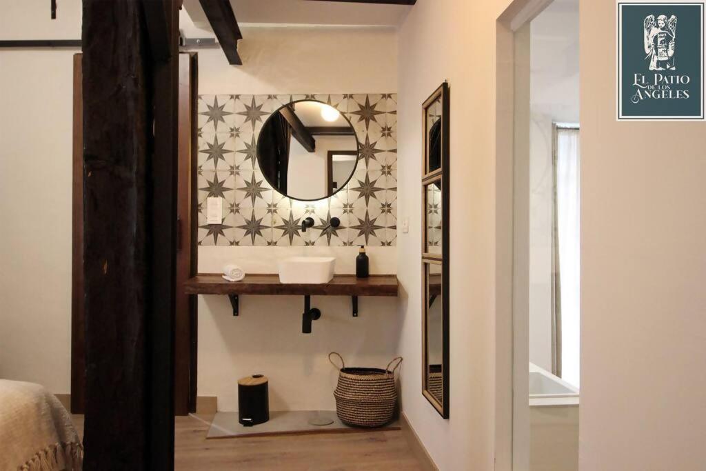 Patio de los Ángeles - Apartment With Shower