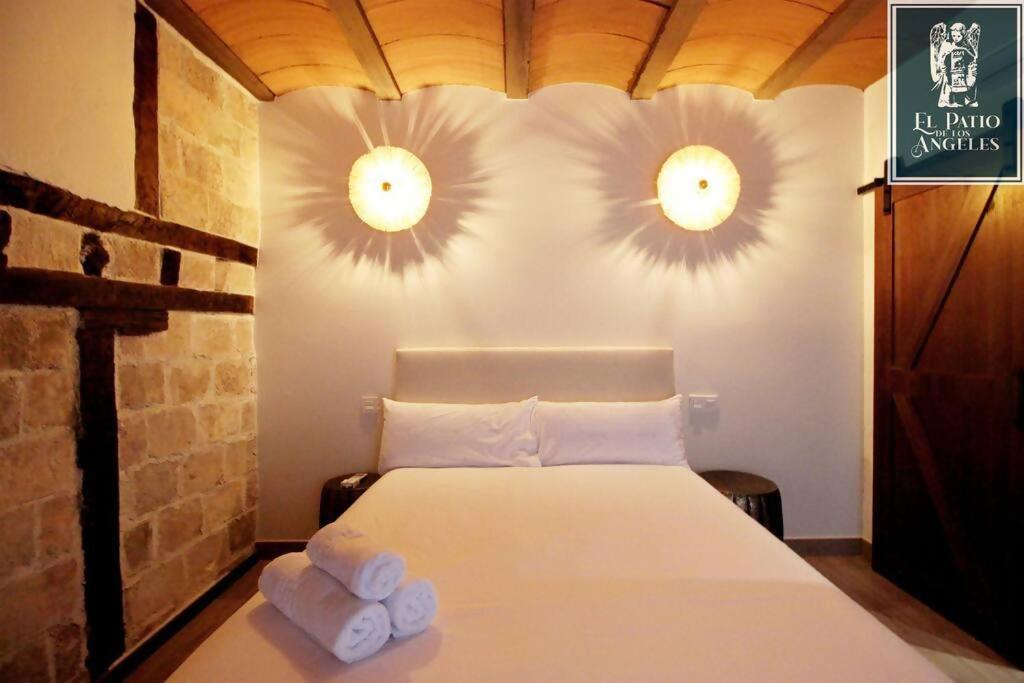 Patio de los Ángeles - 1