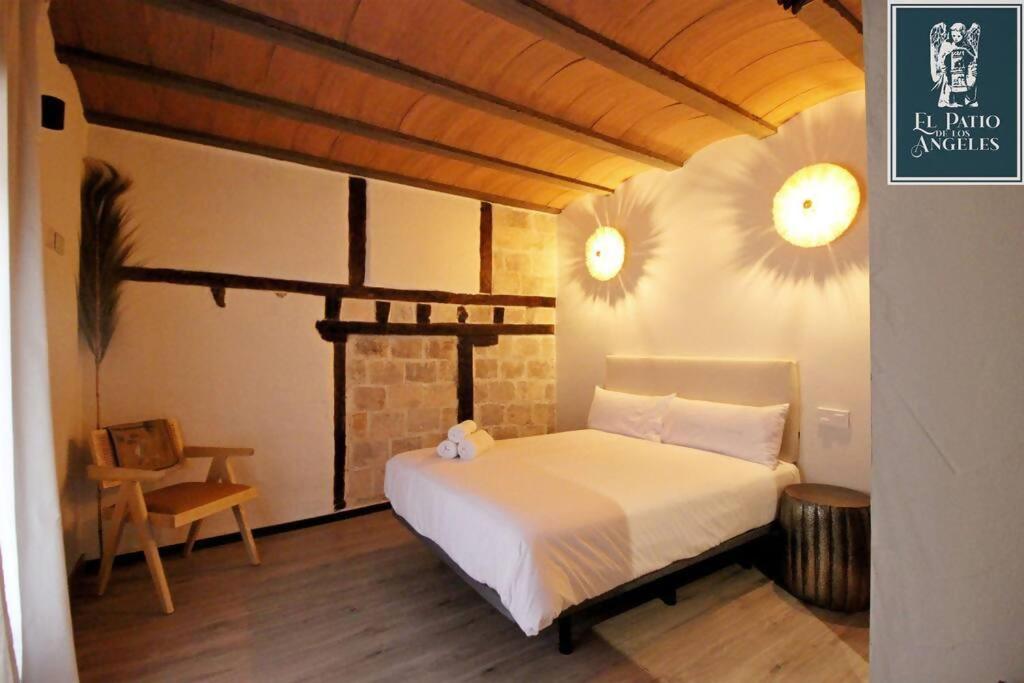 Patio de los Ángeles - 2