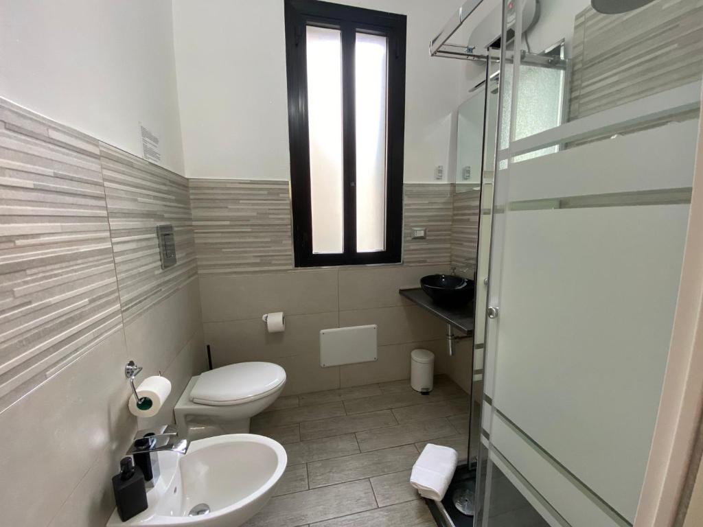A bathroom at Newhouse CRISPI 78