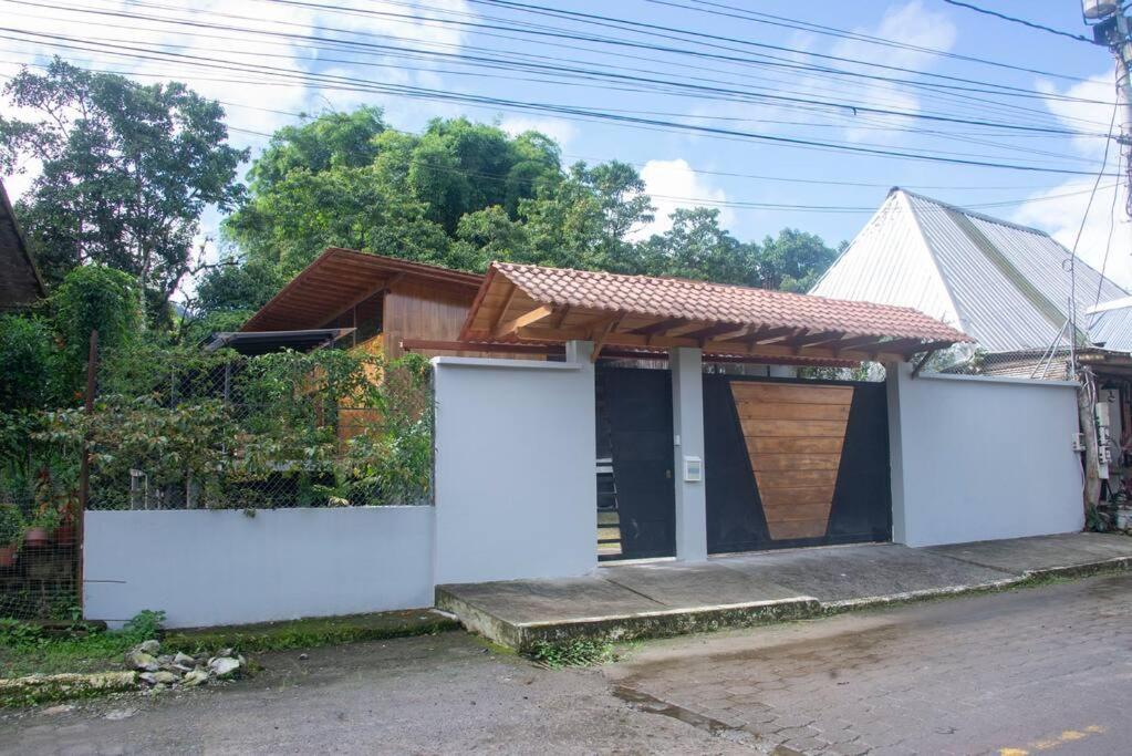 Budova, kde se vila nachází