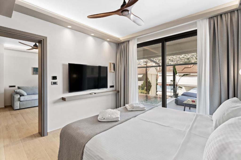 
Suite with Private Pool
