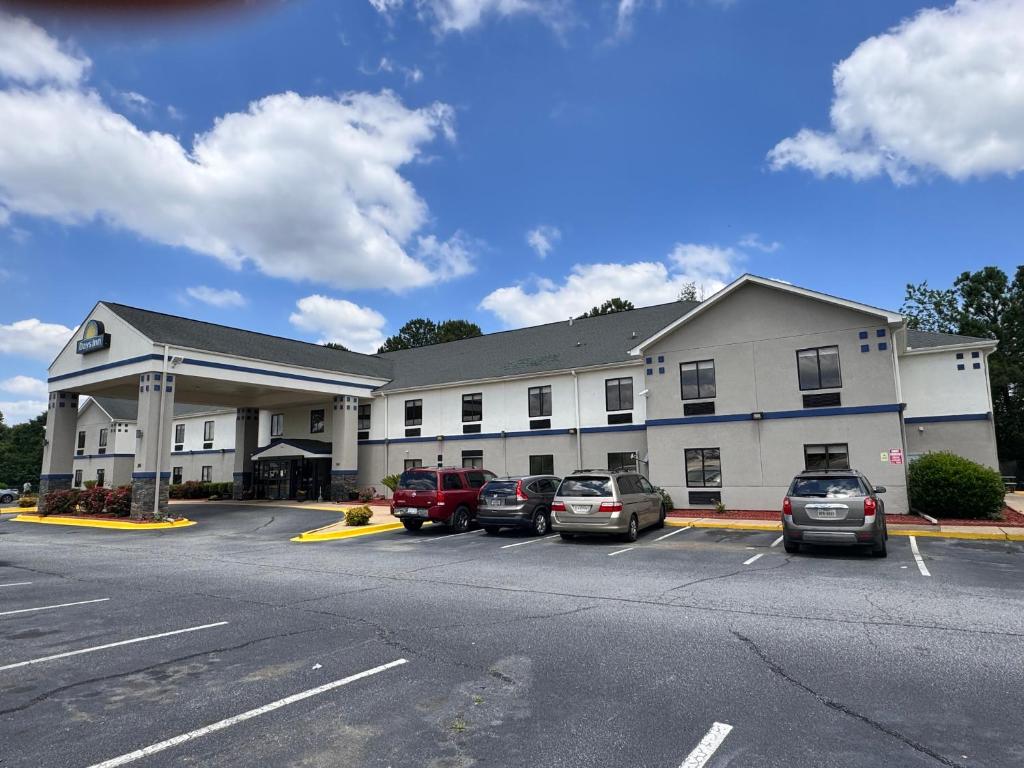 Days Inn by Wyndham Mauldin/Greenville - Housity