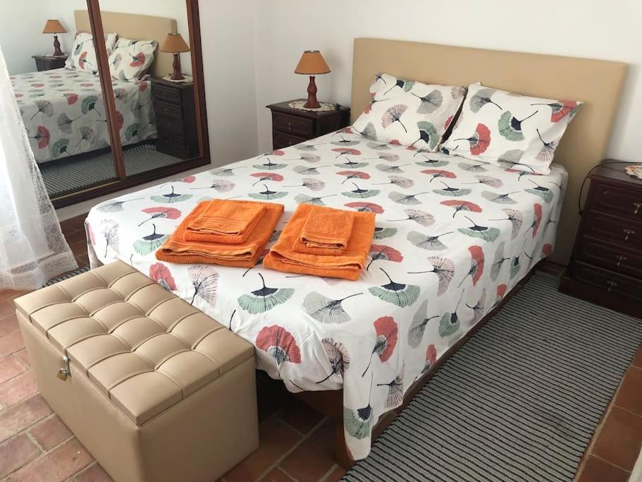 Postel nebo postele na pokoji v ubytování Cosy Appartement centre Cabanas de Tavira