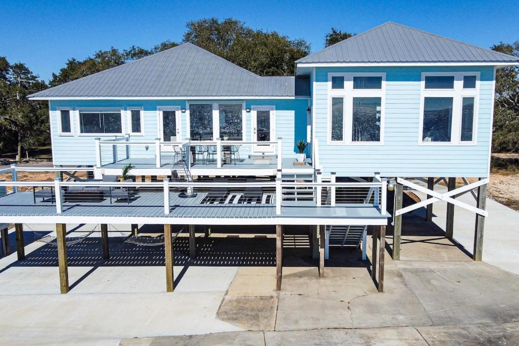Private Waterfront Beach House with Fire-pit, Ocean Springs (updated ...