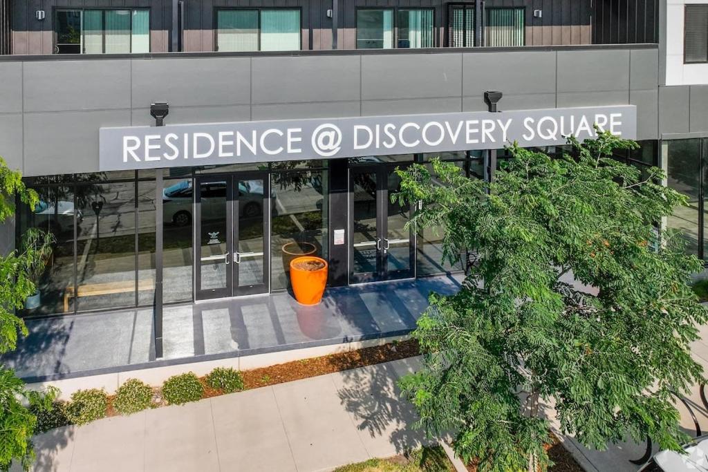 2 Bedroom Brand New Apartment Near Mayo, Park Free, Rochester (updated