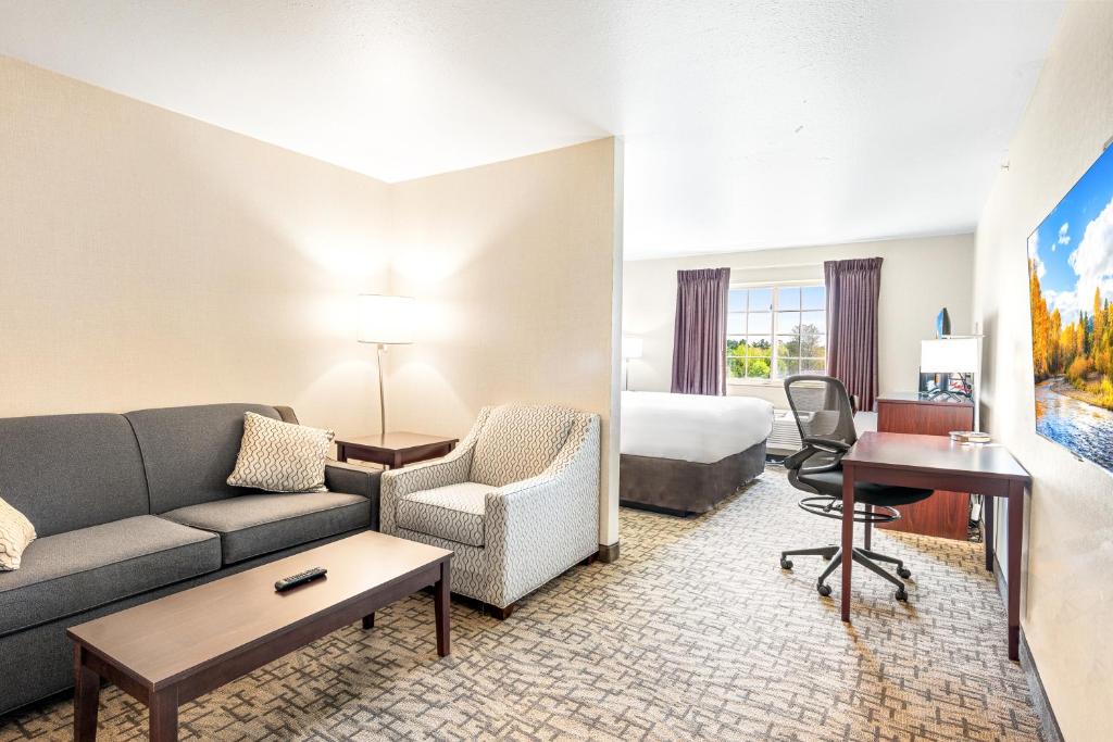 Boarders Inn & Suites by Cobblestone Hotels - Shawano - Suite Mit Kingsize-Bett – Nichtraucher