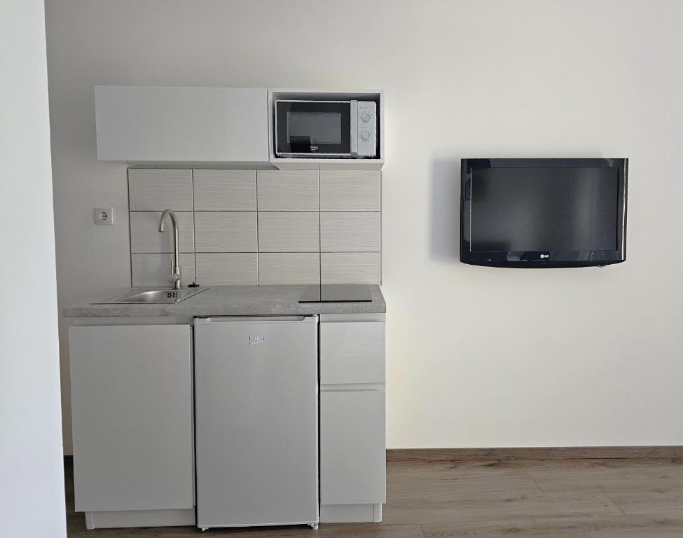 Golden Sunset Apartments - Studio Standard