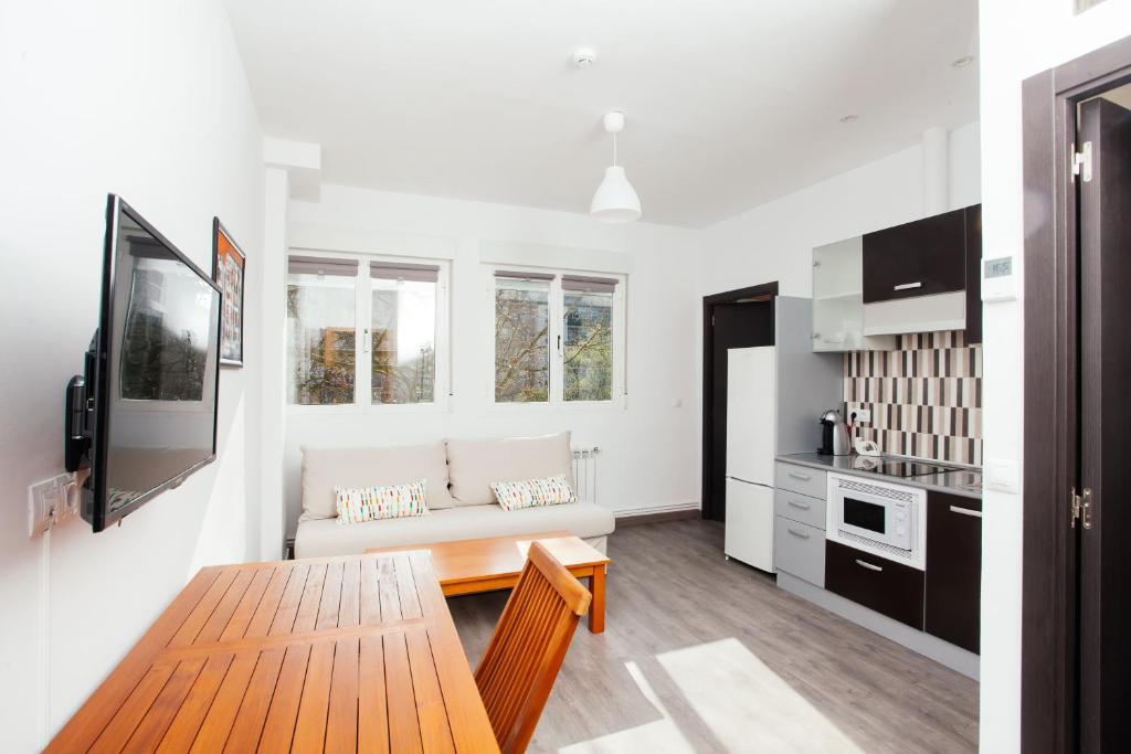 Kuchyňa alebo kuchynka v ubytovaní Apartamentos Florida 30