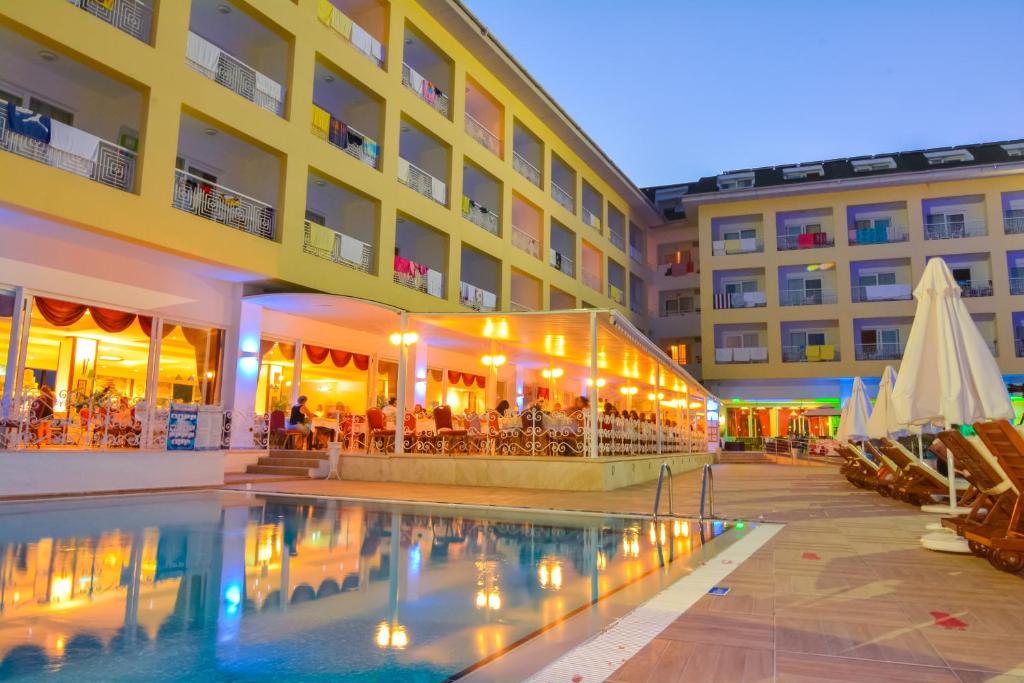 Bazén v ubytování Pine House by Werde Hotels nebo v jeho okolí