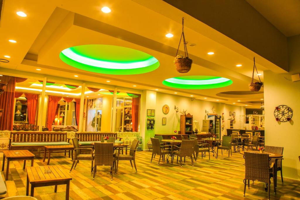 Restaurace v ubytování Pine House by Werde Hotels