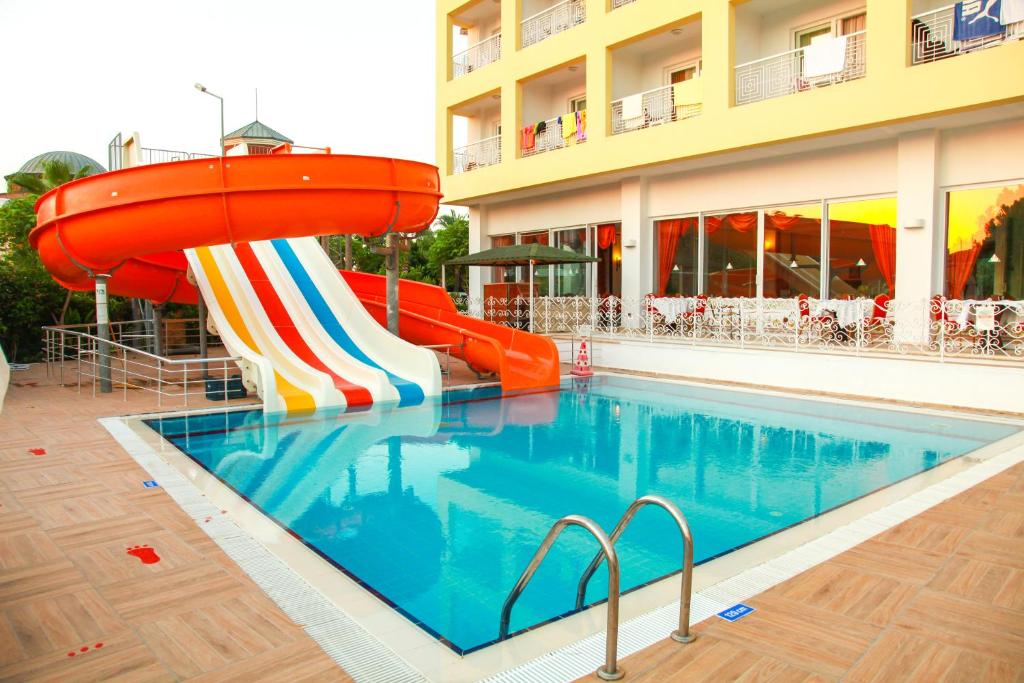 Bazén v ubytování Pine House by Werde Hotels nebo v jeho okolí