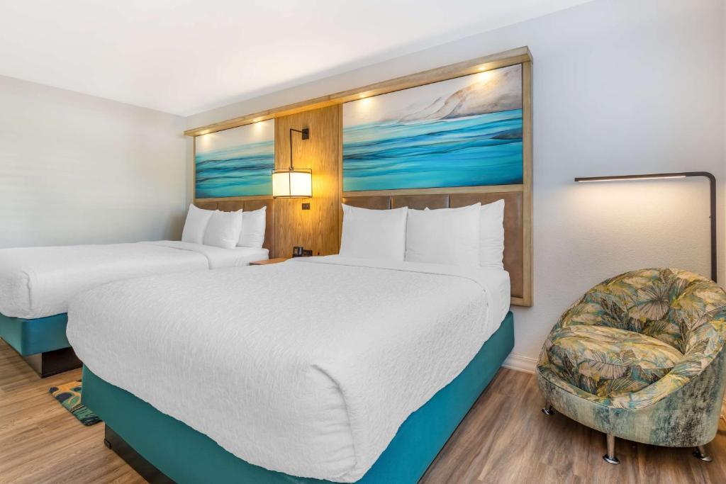 Best Western Plus Capitola By-the-Sea Inn & Suites photo