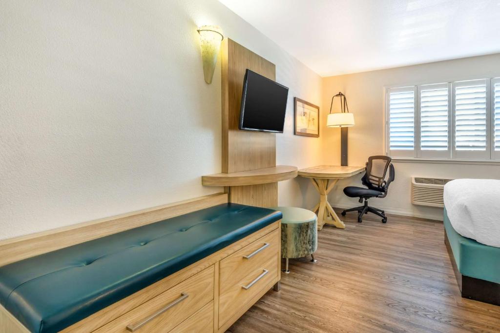 Best Western Plus Capitola By-the-Sea Inn & Suites - Suite Con Sofabed - Extended Junior Suite