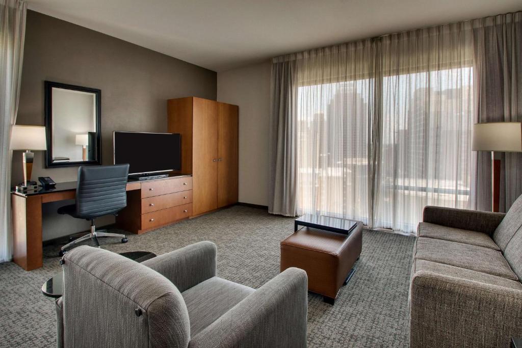 Drury Plaza Hotel San Antonio Riverwalk photo