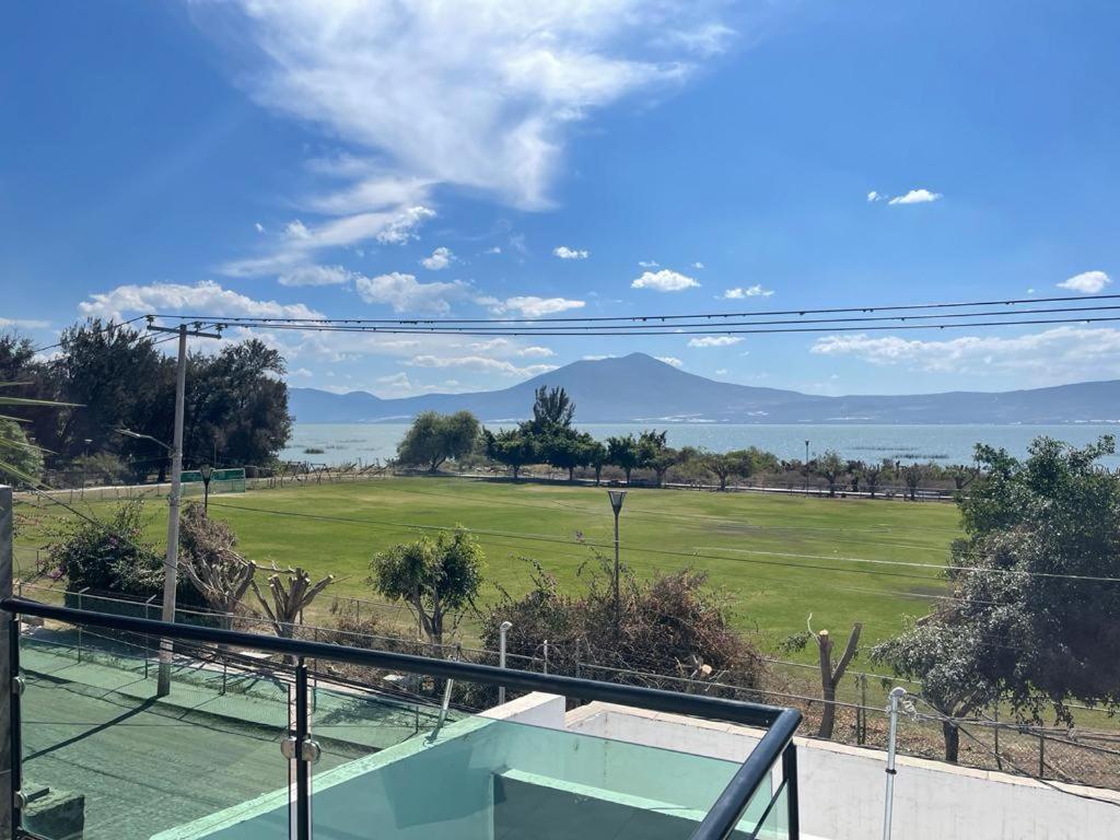 Gallery image of Villa llena de Vida Alberca climatizada Vista al Lago y 2 jacuzzys in Chantepec