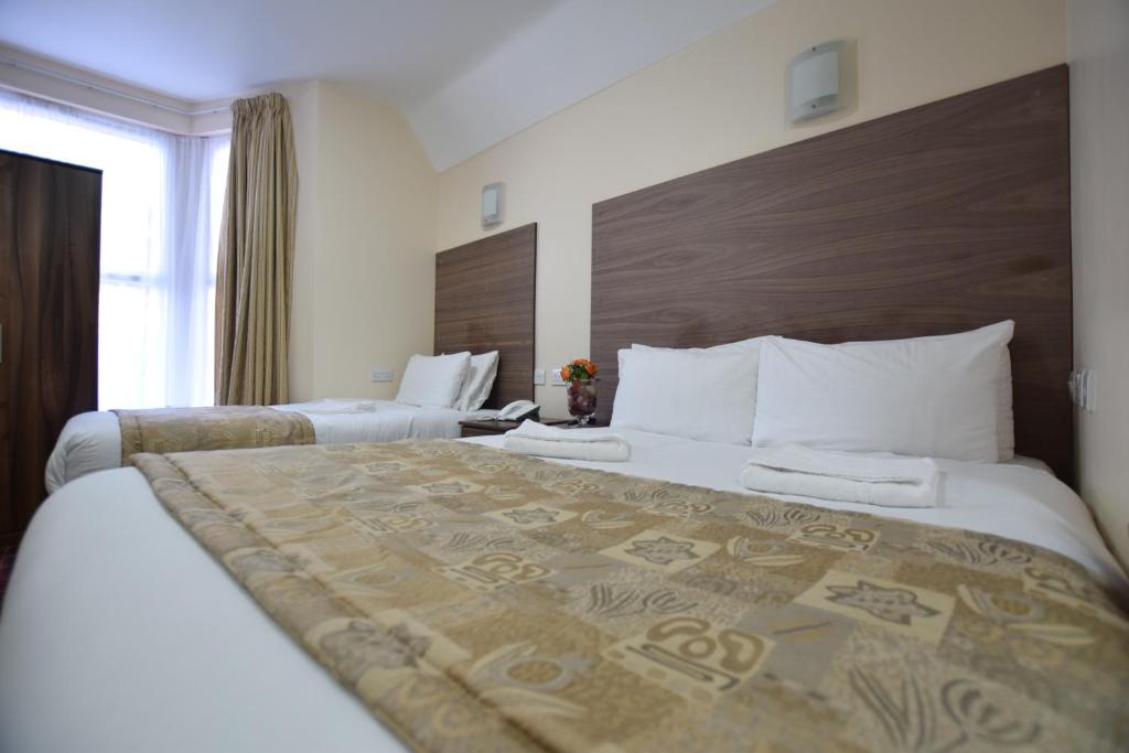 Lucky 8 Hotel - Quadruple Room