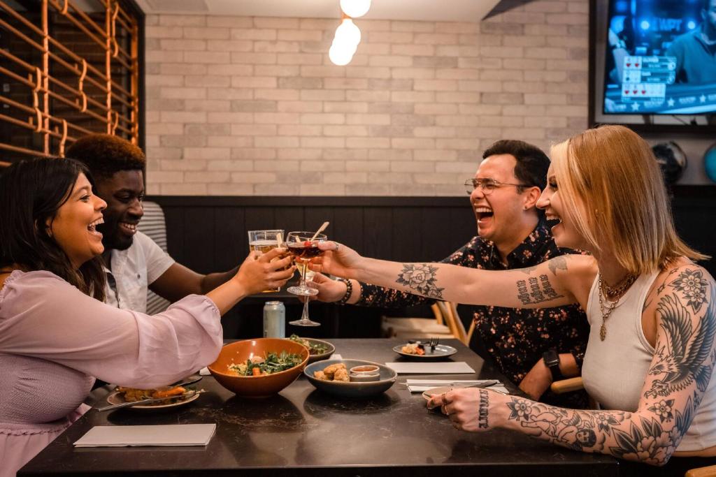 Delta Hotels by Marriott Calgary Downtown - Resim 11