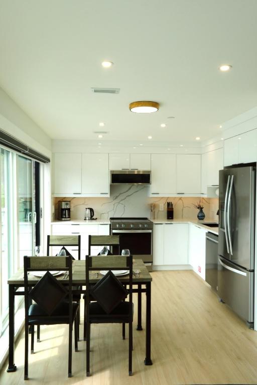 Kuchyň nebo kuchyňský kout v ubytování PeachView suites 301