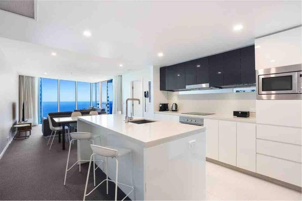 Curated visual reference: Picture Idea: 270 Panoramic Hilton Living Gold Coast Updated Prices 2026