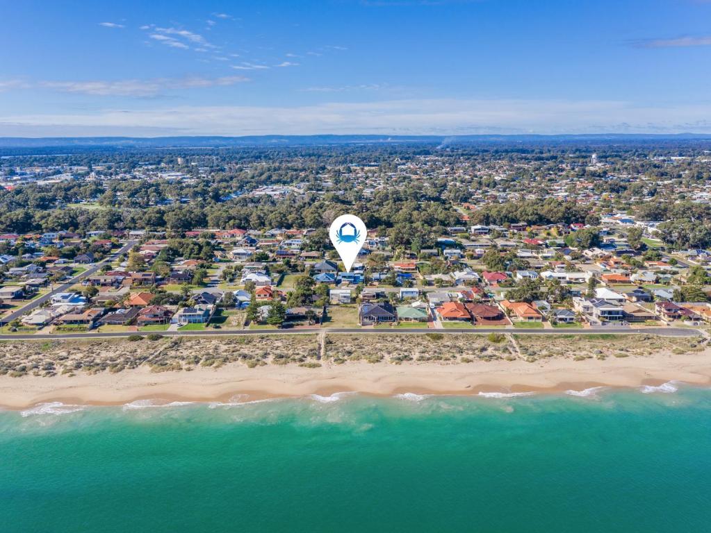 Giggles Beach House in Silver Sands, Mandurah (updated prices 2024)