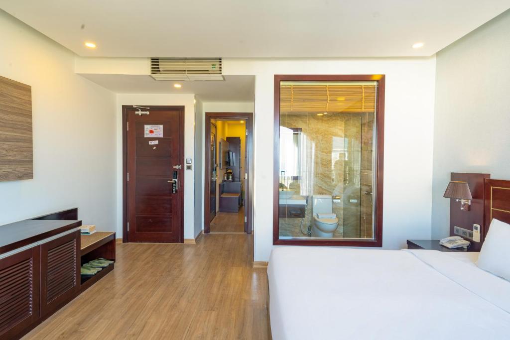 Connecting Room with Balcony and Sea View