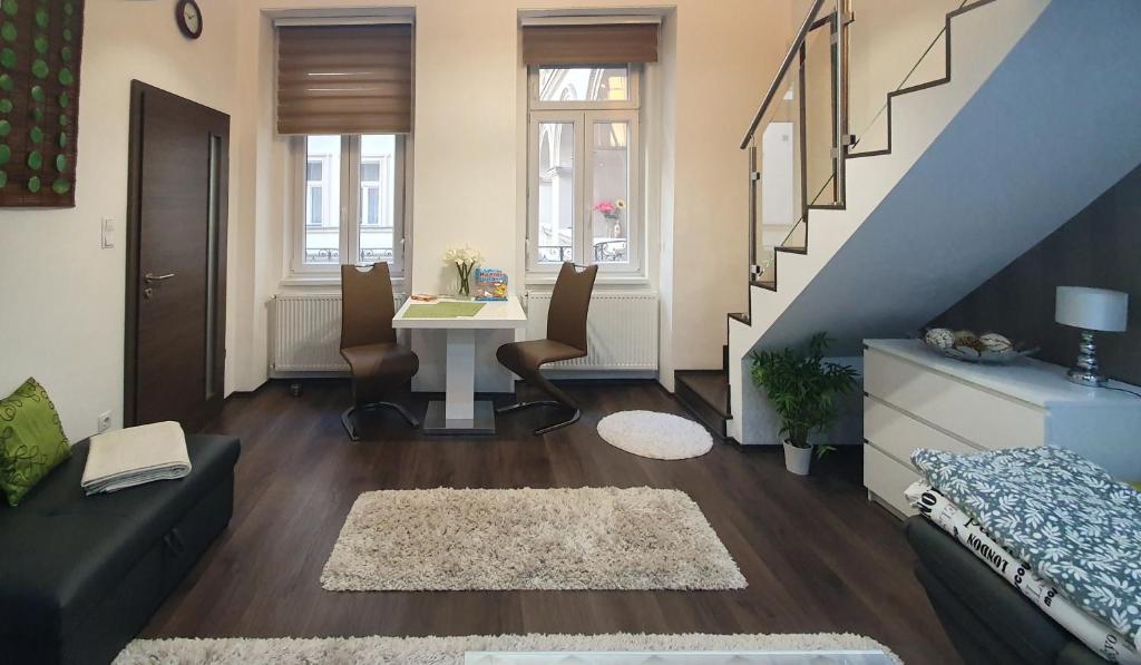 Central Deluxe Apartment 1064 Budapest, Vörösmarty utca 64 kép - 1