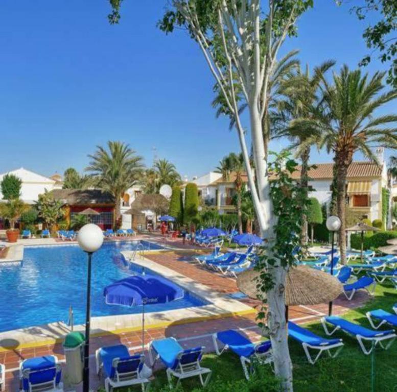 Piscina en o cerca de MI COSTA VERA-PLAYA 200m, dos balcones hermosa vista!