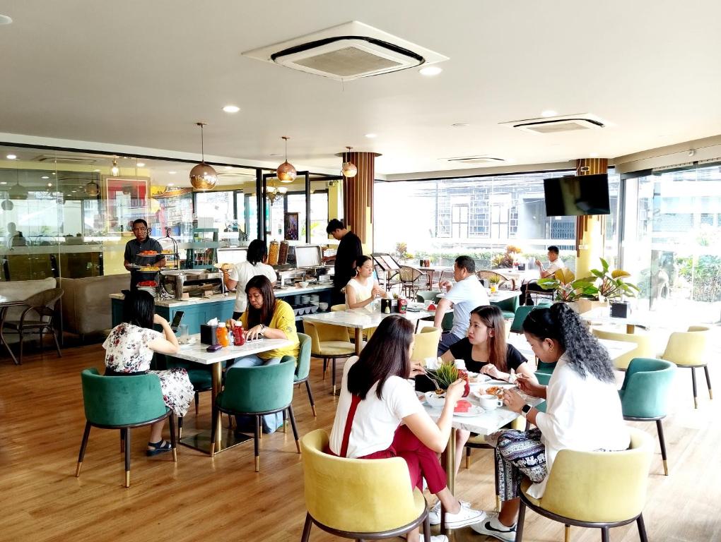 Siri Oriental Bangkok Hotel - Resim 41